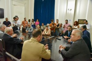 Ministro Márcio França recebe demanda de empreendedores da Baixada