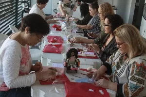 Artesãos podem expor e vender em loja colaborativa