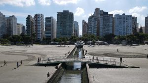 Orla de Santos terá novas rampas de acesso à praia