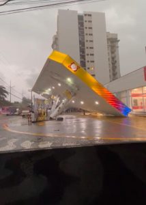 Vendaval atinge toda Baixada