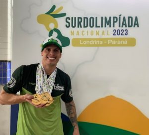 Nadador santista encerra ano brilhando no Nacional