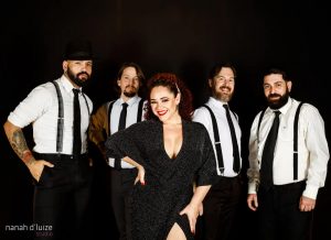 Show de blues e espetáculo de Natal agitam o Sesc Bertioga