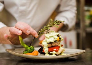 Parada de Natal vai encantar frequentadores da Rua Gastronômica