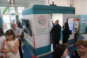 Santos inaugura primeira estação de telessaúde em escola municipal do Brasil