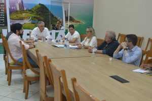 Prefeito de Guarujá cobra Ecovias sobre filas de pedágios