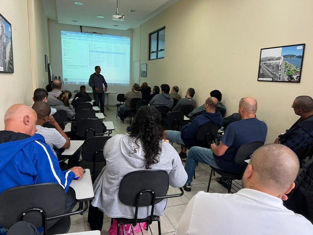 CET-Santos oferece curso gratuito para motoristas