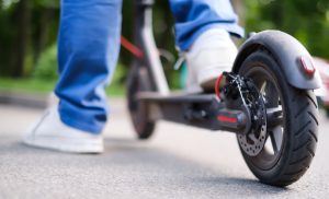 Locadora de patinetes começa a repassar multas aos usuários