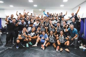 Santos vence e mantém luta pelo tetra da copinha