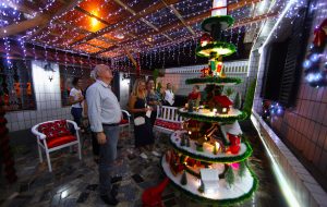 Jurados visitam locais inscritos no concurso Ilumina Santos