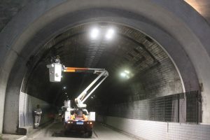 Túnel começa a ganhar nova iluminação em LED