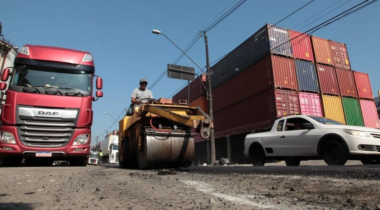 Prefeitura de Santos intensifica reparos em vias portuárias | Jornal da Orla