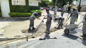 Avançam obras para implantar acessibilidade em cruzamentos do Embaré