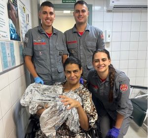 Bombeiros salvam bebê recém-nascido em Santos