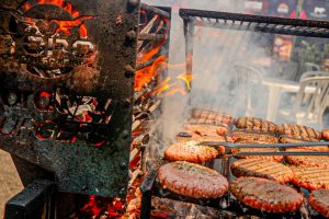 Burning Fest CarnaRock agita a Biquinha em São Vicente durante o carnaval