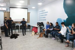 Clínica-Escola do Autista de Santos contará com cães para ajudar em tratamentos