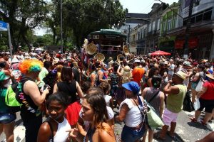 Santos tem expectativa de receber 463 mil turistas no Carnaval
