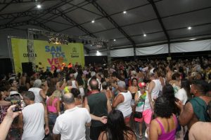 Baile de Carnaval nas tendas