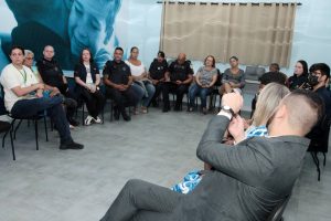 Roda de conversa sobre autismo leva informações a participantes