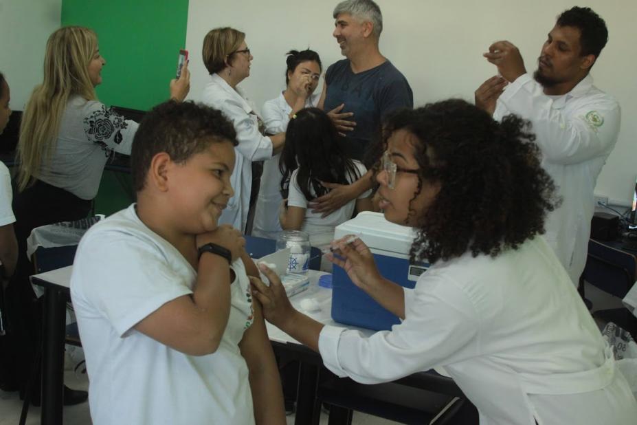 Santos inicia vacinação contra HPV com nova estratégia de dose única