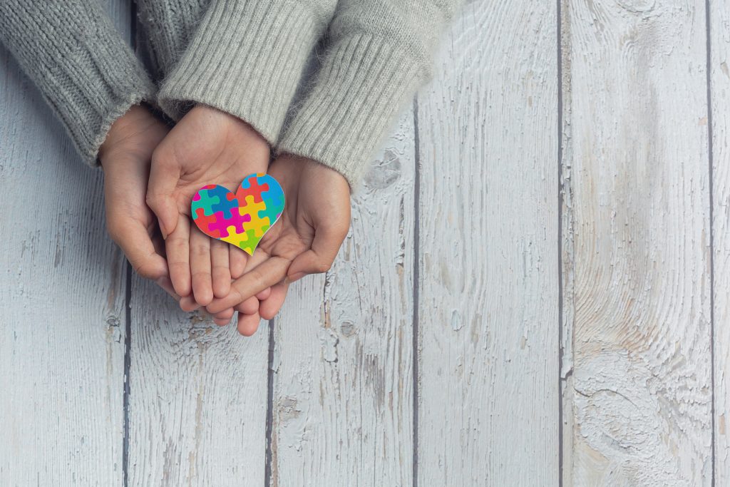 Abril Azul conscientiza sobre o autismo