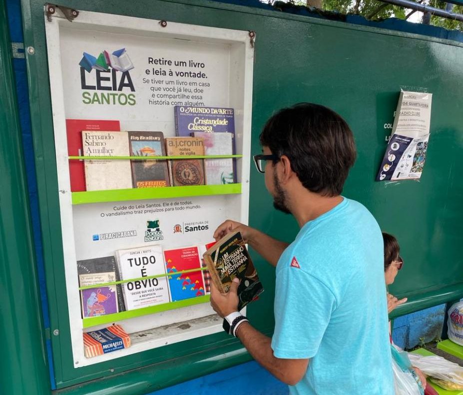 Projeto Leia Santos disponibiliza displays para doações de livros | Jornal da Orla