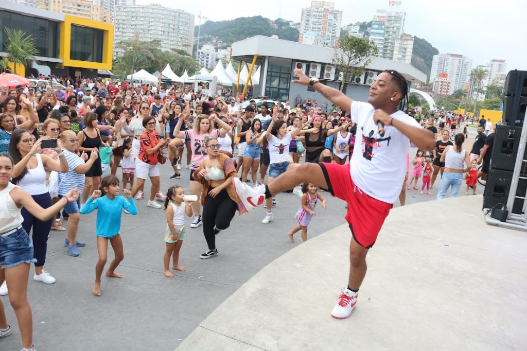Festival agita o Novo Quebra-Mar de Santos
