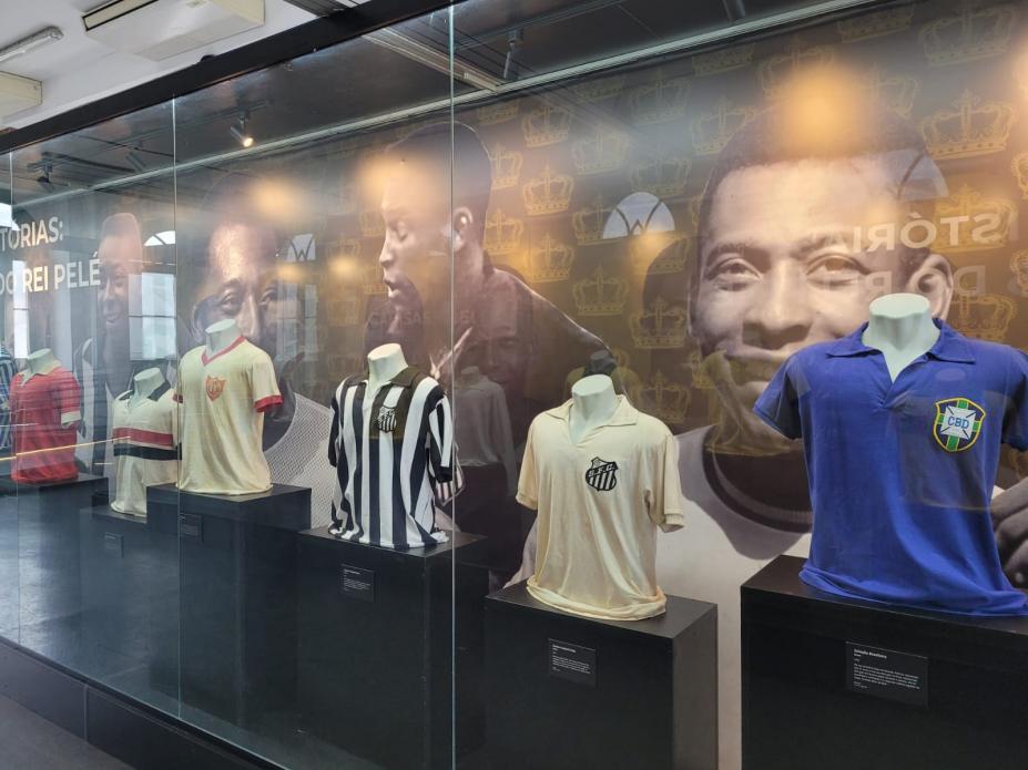 Museu Pelé abre exposição com as camisas do Rei | Jornal da Orla