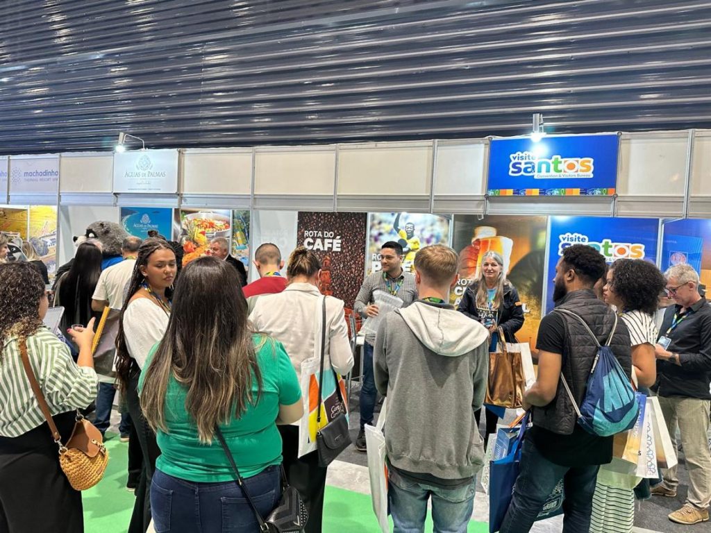 Atrações de Santos são divulgadas em feira de turismo do Mercosul