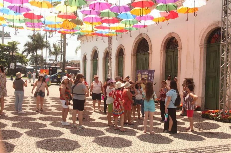 Santos oferece palestras para melhorias no acolhimento aos turistas | Jornal da Orla