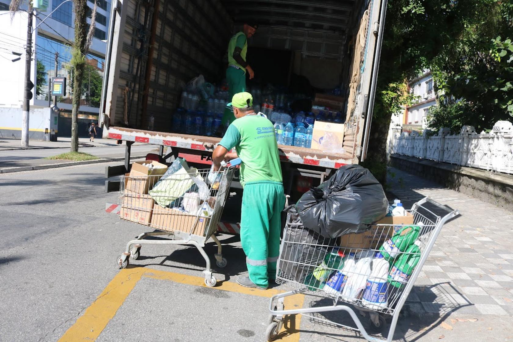 Correios pede prioridade em alimentos e água para doações ao RS | Jornal da Orla