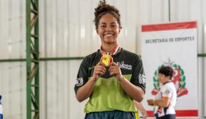 Lutadora santista vai representar o Brasil na Rússia