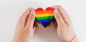 Por que junho é o mês do orgulho LGBT+? Entenda a história