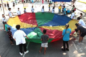 Semana Municipal do Brincar de Santos envolve dezenas de famílias