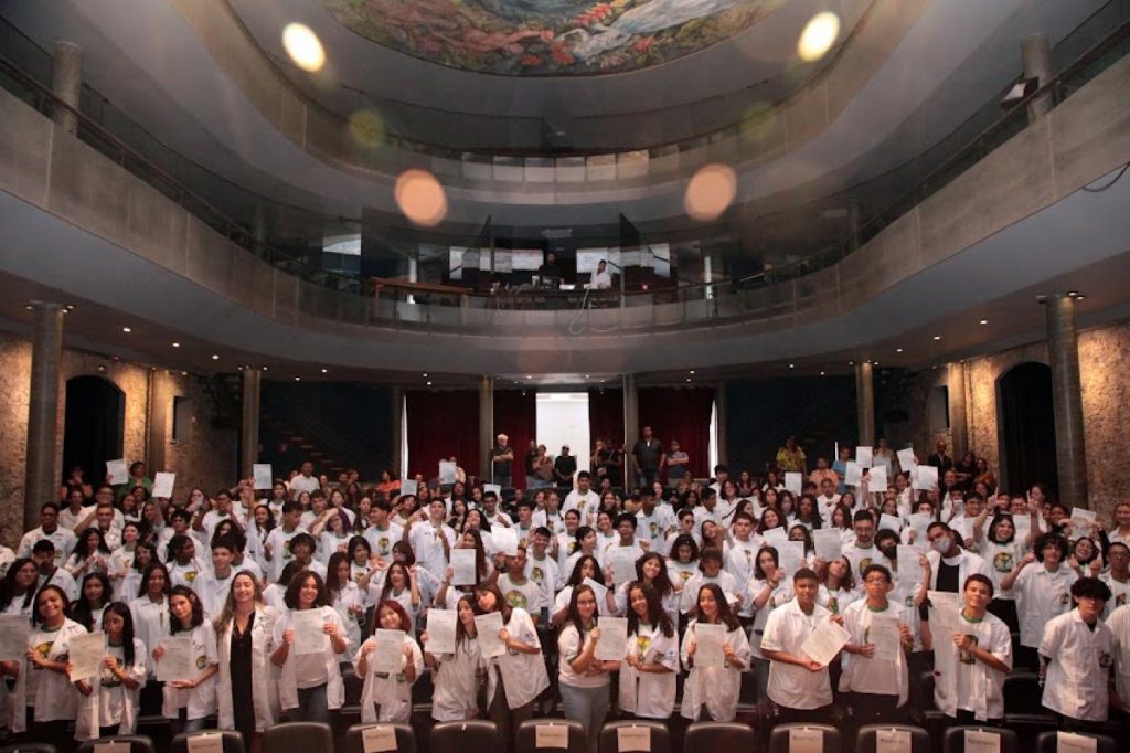 Conheça o Programa Santos Jovem Doutor