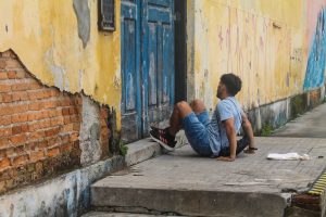 Centro de São Vicente receberá performance urbana ‘Em Risco’ no próximo domingo