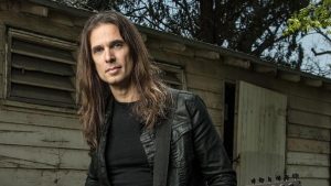 Kiko Loureiro se apresenta em Santos no mês de agosto