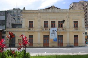 Santos homenageia referências do esporte em evento no Teatro Guarany
