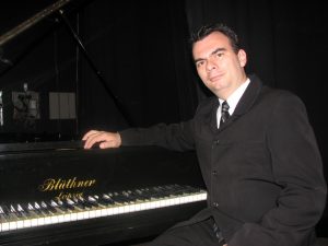 Pinacoteca recebe recital de piano gratuito com Mário Tirolli