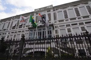 Ministros vêm a Santos para reunião com portuários