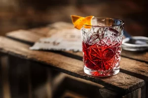 Bares de Santos participam da Negroni Experience com drinks autorais