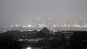 Neblina causa paralisações no Porto de Santos