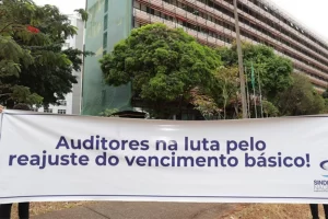 Auditores Fiscais da Receita Federal paralisam no Brasil todo
