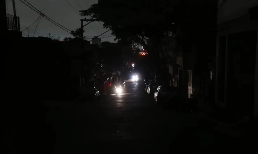 Mais de 530 mil imóveis continuam sem energia elétrica em São Paulo
