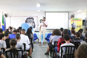 Guarujá promove palestras para alunos, professores e equipes