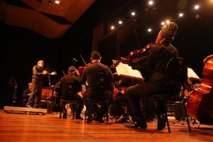 Orquestra Sinfônica de Santos realiza concerto com dois maestros