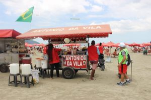 Ambulantes de Santos têm um mês para renovar licença