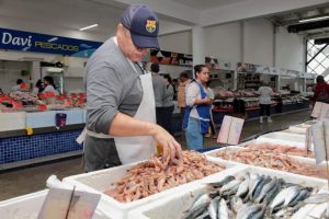 Festival do camarão no Mercado de Peixes de Santos é prorrogado