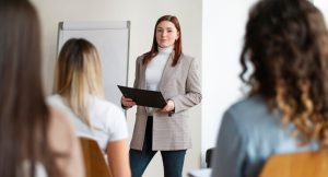 Curso capacita mulheres que trabalham com cultura