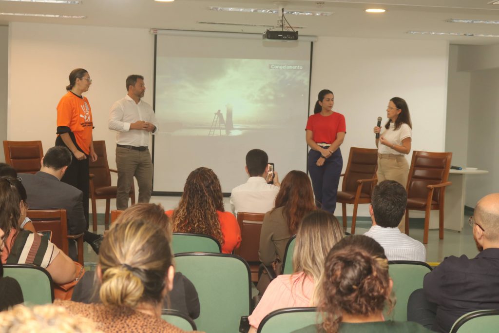 Santos apresenta serviços de defesa às mulheres em hospital da rede pública