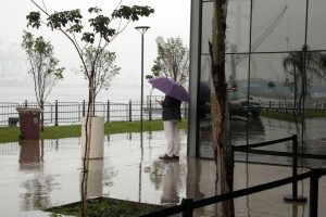 Santos tem previsão de chuva e maré alta para os próximos dias